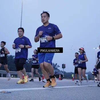 Runner Photo 7342469