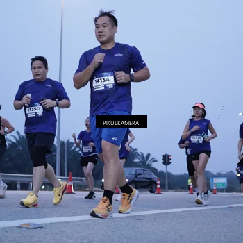 Runner Photo 7342488