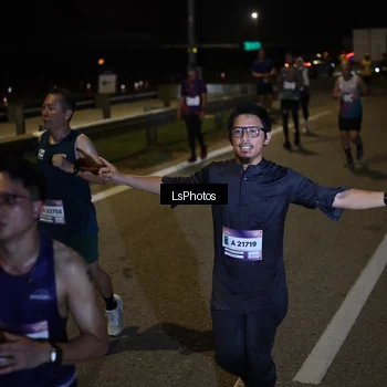 Runner Photo 7342513