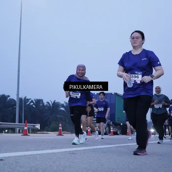 Runner Photo 7342650