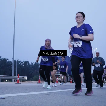 Runner Photo 7342702