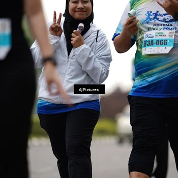 Runner Photo 7342816