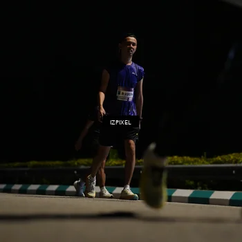 Runner Photo 7342855