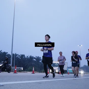 Runner Photo 7342858