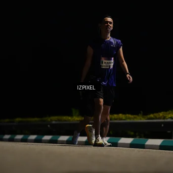 Runner Photo 7342907