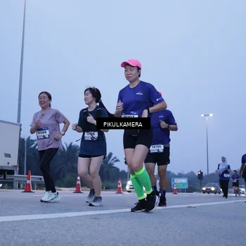 Runner Photo 7342916