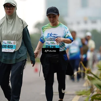 Runner Photo 7342937