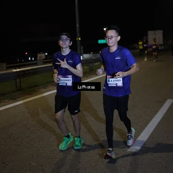 Runner Photo 7342940