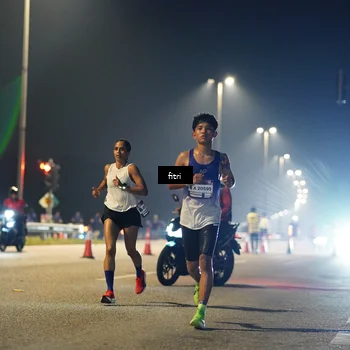 Runner Photo 7342997