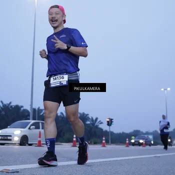 Runner Photo 7343011