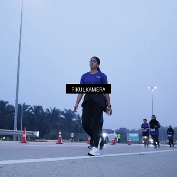 Runner Photo 7343017