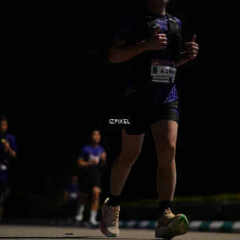 Runner Photo 7343039