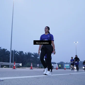 Runner Photo 7343078