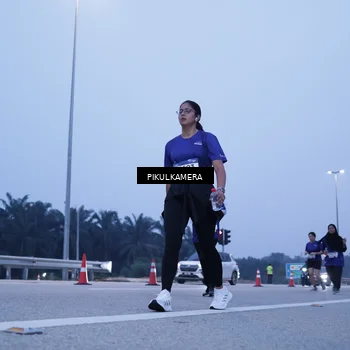 Runner Photo 7343138