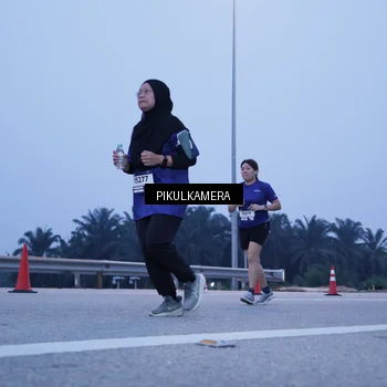 Runner Photo 7343147