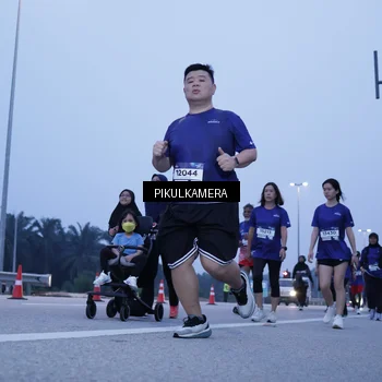 Runner Photo 7343198
