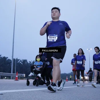 Runner Photo 7343297