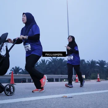 Runner Photo 7343299