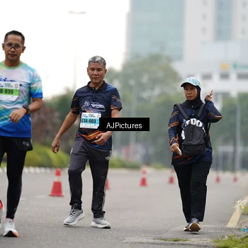 Runner Photo 7343335