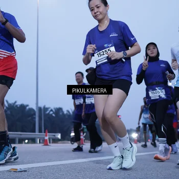 Runner Photo 7343437