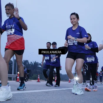 Runner Photo 7343468
