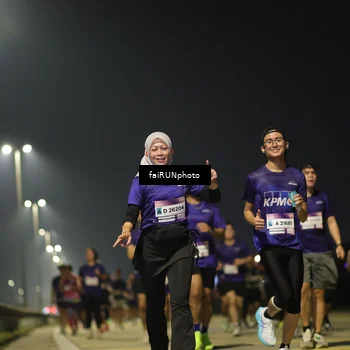 Runner Photo 7343518
