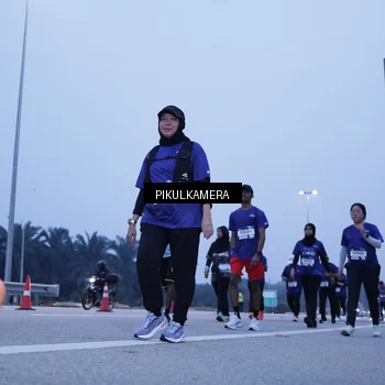Runner Photo 7343530
