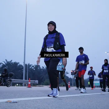Runner Photo 7343540