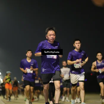 Runner Photo 7343675