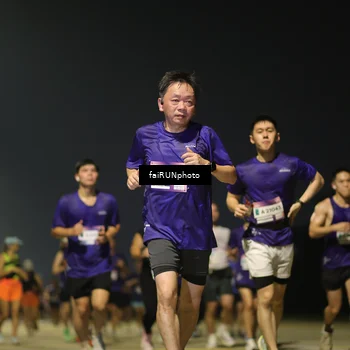 Runner Photo 7343715