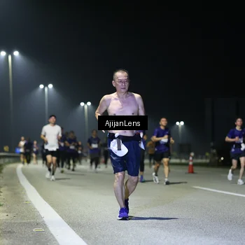 Runner Photo 7343790