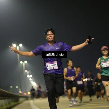 Runner Photo 7343998