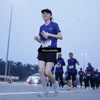 Runner Photo 7344624