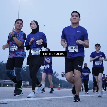 Runner Photo 7344688