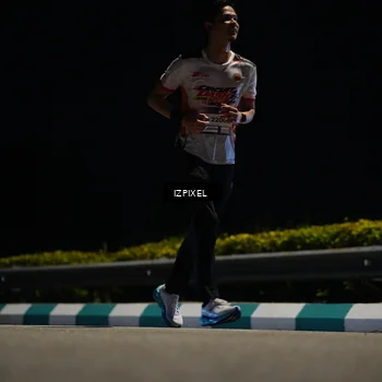Runner Photo 7344913
