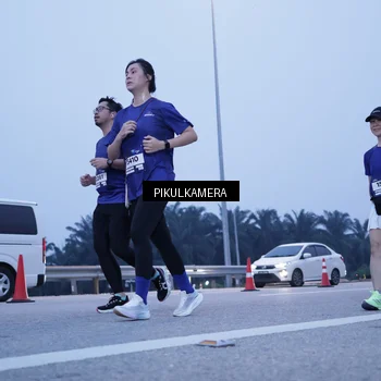 Runner Photo 7345044