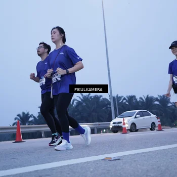 Runner Photo 7345054