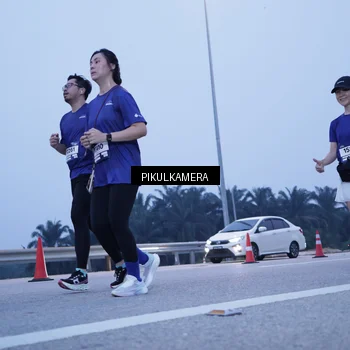 Runner Photo 7345074