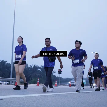 Runner Photo 7345468