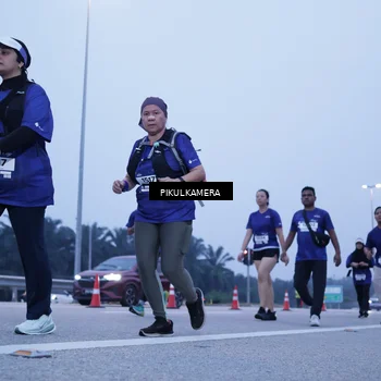 Runner Photo 7345472