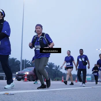 Runner Photo 7345536