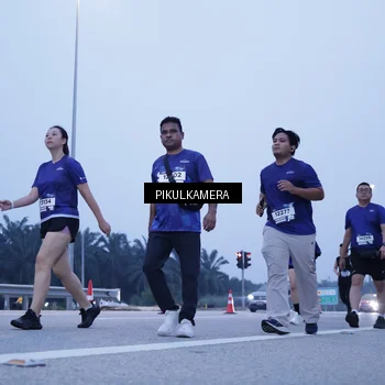 Runner Photo 7345592