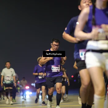 Runner Photo 7345653