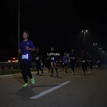 Runner Photo 7345664