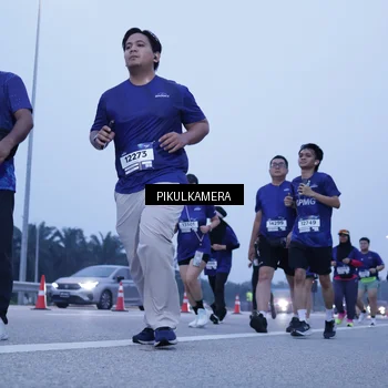 Runner Photo 7345705