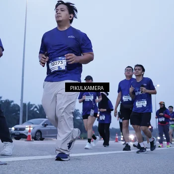 Runner Photo 7345710