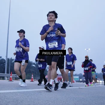 Runner Photo 7345783