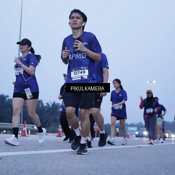 Runner Photo 7345826