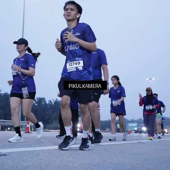 Runner Photo 7345843
