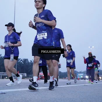 Runner Photo 7345863